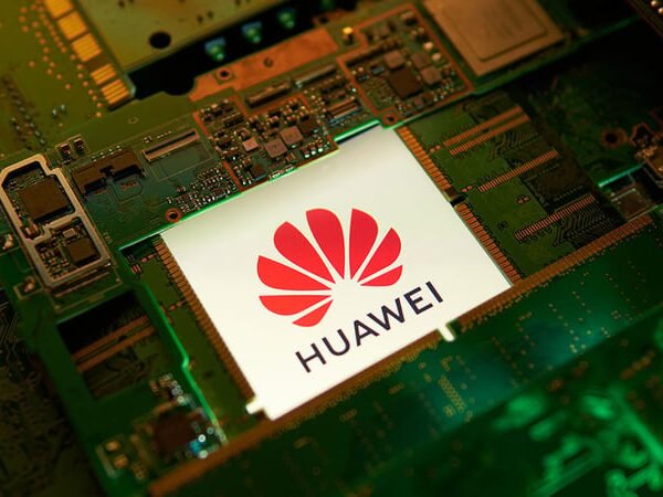 Apple’s Woes in China Persist as Huawei Makes Enormous Chip Breakthrough
