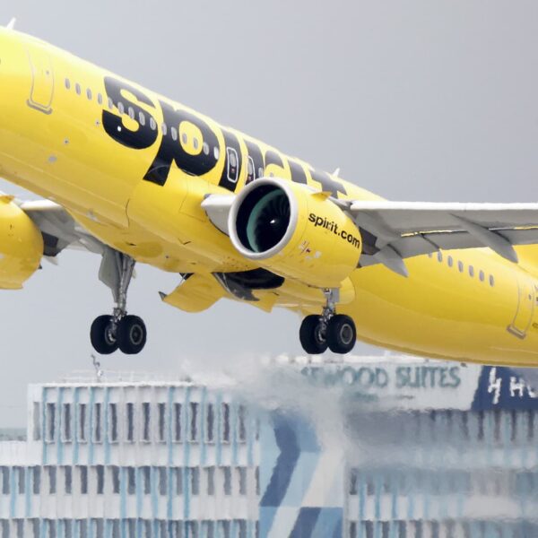 Spirit Airways affords buyouts to salaried staff