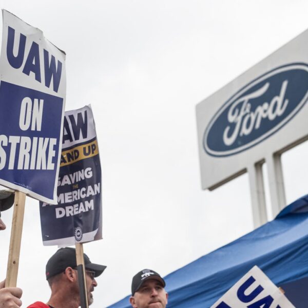 Ford reinstates 2023 steerage, says UAW deal to value $8.8 billion