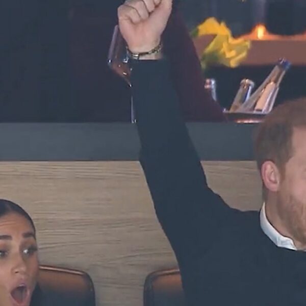 Meghan Markle and Prince Harry Shock Crowd at Vancouver Hockey Sport