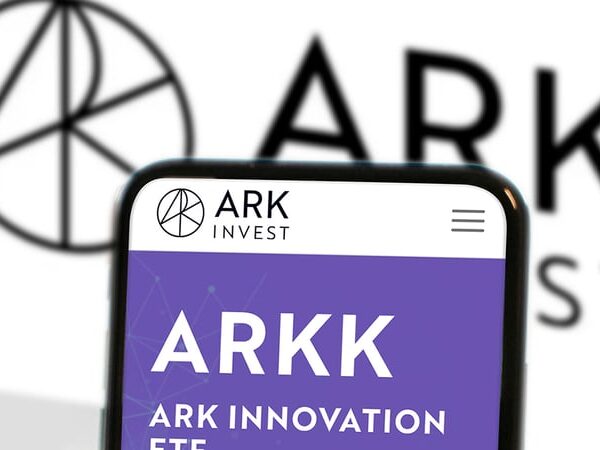 Ark Make investments Is Dumping Giant Quantities of Coinbase (COIN) Inventory, This…