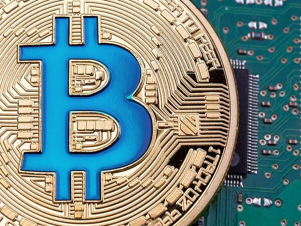 BTC Worth at $43K, ‘Sensible Cash’ Bets Large on Bitcoin Forward of…