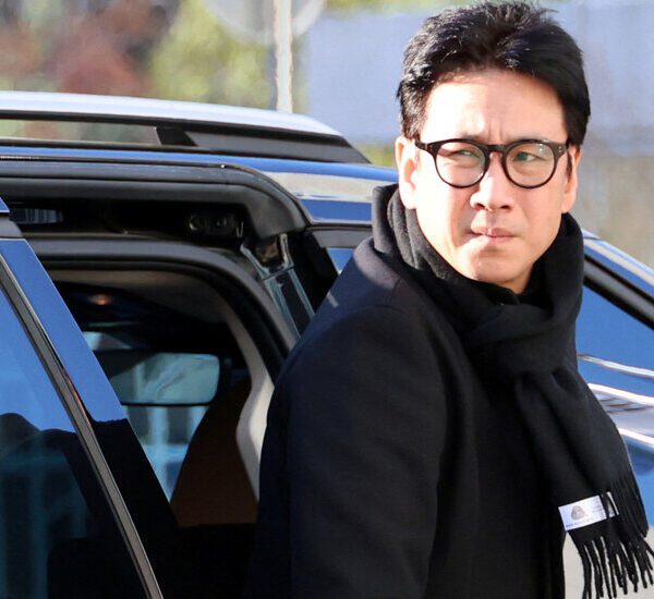 ‘Parasite’ Actor Lee Solar-kyun Discovered Useless at 48