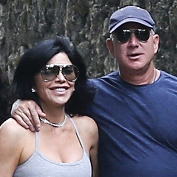 Jeff Bezos & Lauren Sanchez’s Christmas Eve Nature Stroll with Household