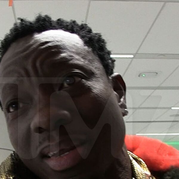 Michael Blackson Says Beyoncé Went Blonde to Give Jay-Z Selection in Bed…