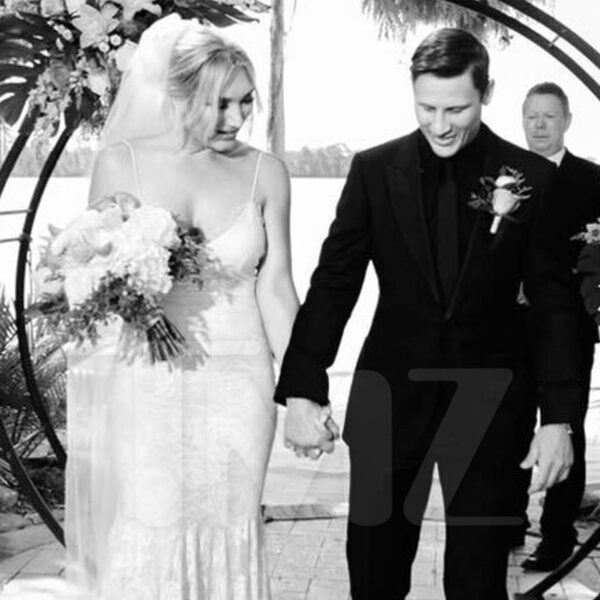 Brooke Hogan Secretly Marries Professional Hockey Participant in Personal Ceremony