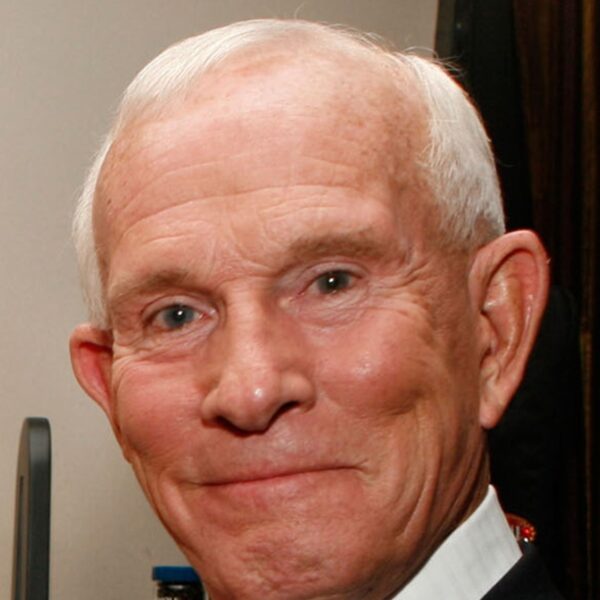 Tom Smothers of The Smothers Brothers Useless at 86