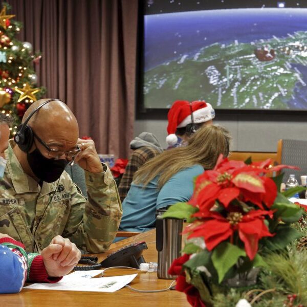NORAD joint army command tracks Santa Claus’ path