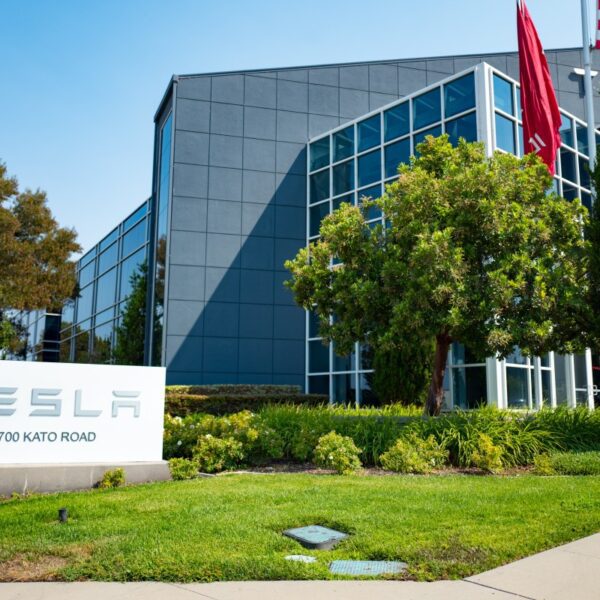 Tesla requests pause in federal racial bias lawsuit because it wraps up…