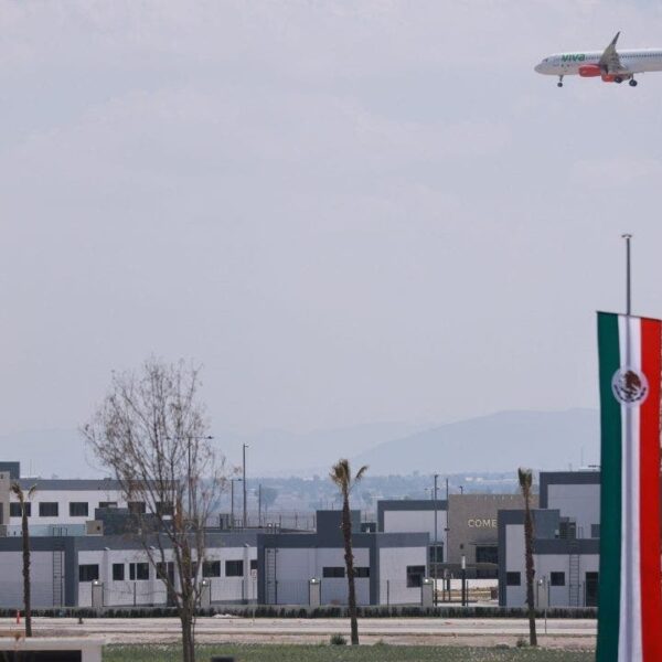 Mexican navy launches industrial airline, transporting vacationers to Caribbean resorts