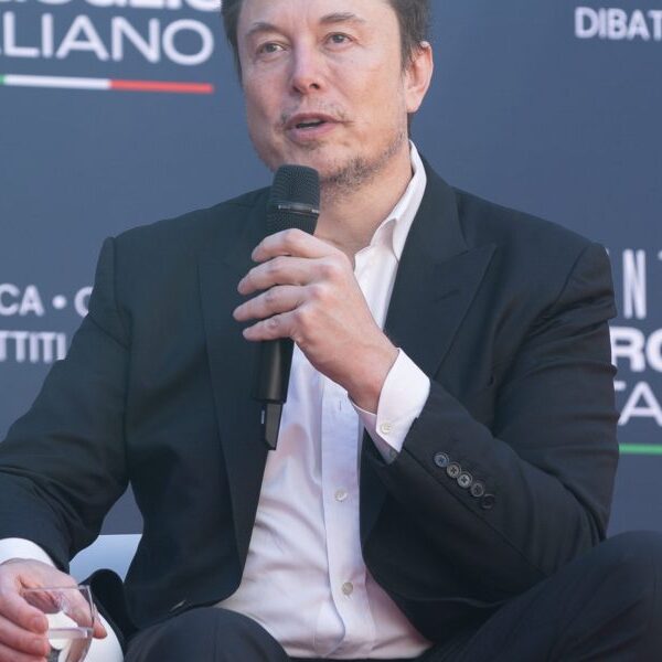 Elon Musk tells Cathie Wooden he wouldn’t advocate corporations go public ‘except…