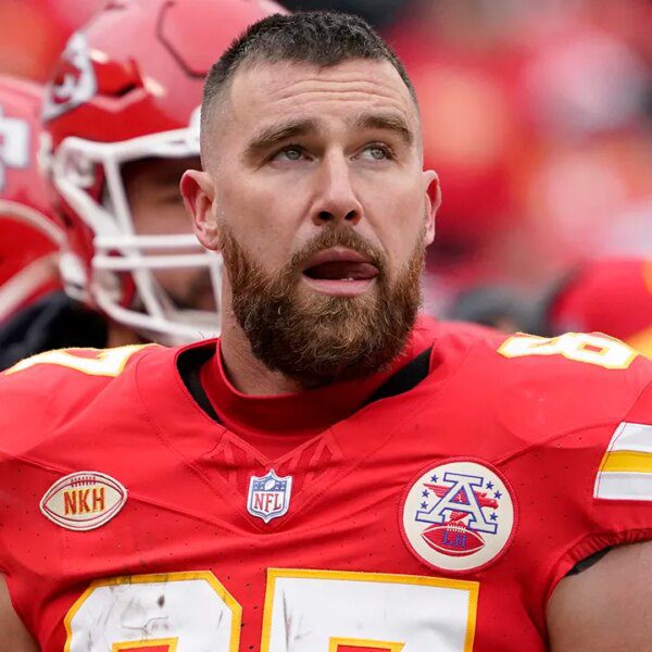 Travis Kelce launches his helmet in frustration, has tiff with Andy Reid…