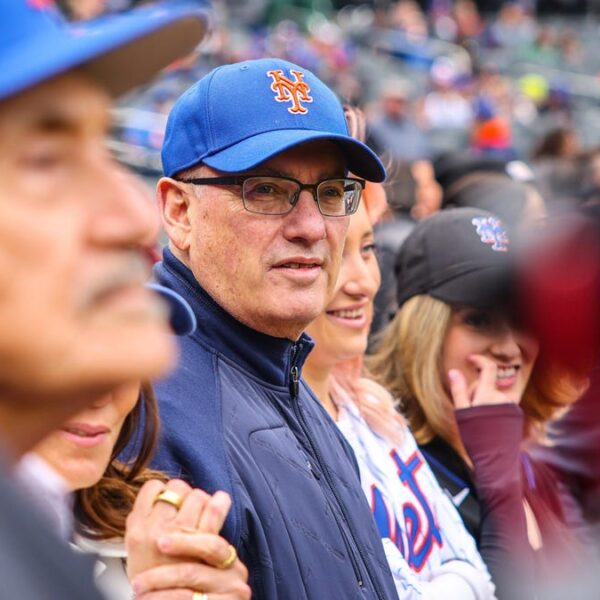 New York Mets can, ought to fall again on billionaire proprietor Steve…