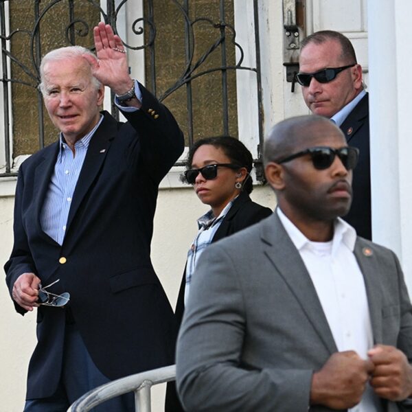 Biden Closes Out 12 months at Church Whereas Vacationing in U.S. Virgin…