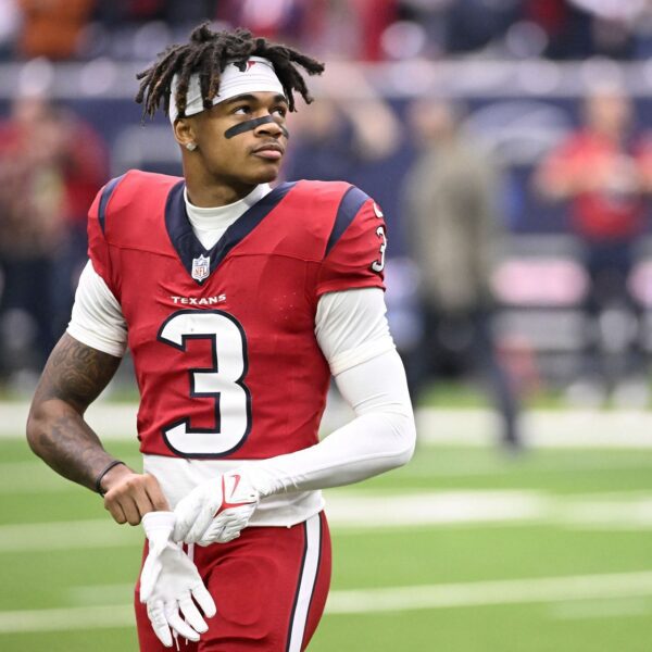 What occurred to Tank Dell? Texans WR will get carted off in…