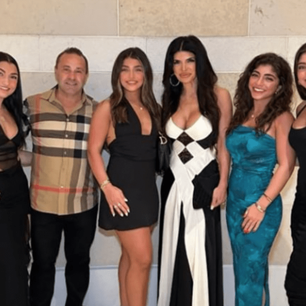 Joe Giudice Spending New Yr with Ex Teresa and Daughters in Bahamas