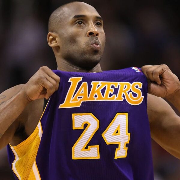 Utilizing a lifeless Kobe Bryant as a logo of LA sports activities…