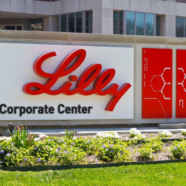 Eli Lilly: The Buzz Is Not Over (NYSE:LLY)