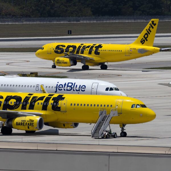 Spirit Airways shares sink after decide blocks JetBlue merger