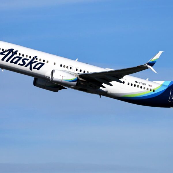 Alaska Airways grounds Boeing 737 Max 9 fleet after part blows out…