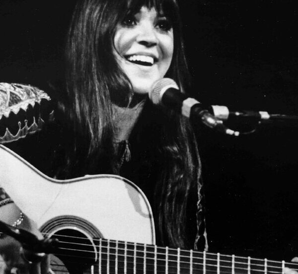 Melanie, ‘Brand New Key’ Singer Who Performed Woodstock, Dies at 76