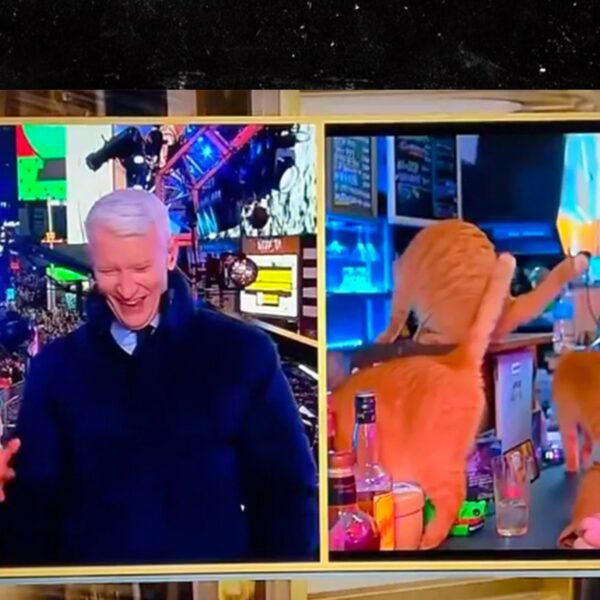 John Mayer Sends Anderson Cooper, Andy Cohen Into Laughing Match at NYE…