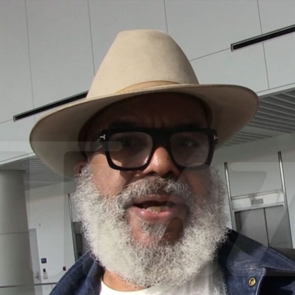David Alan Grier Dares TMZ Photog to Say Title Of His New…