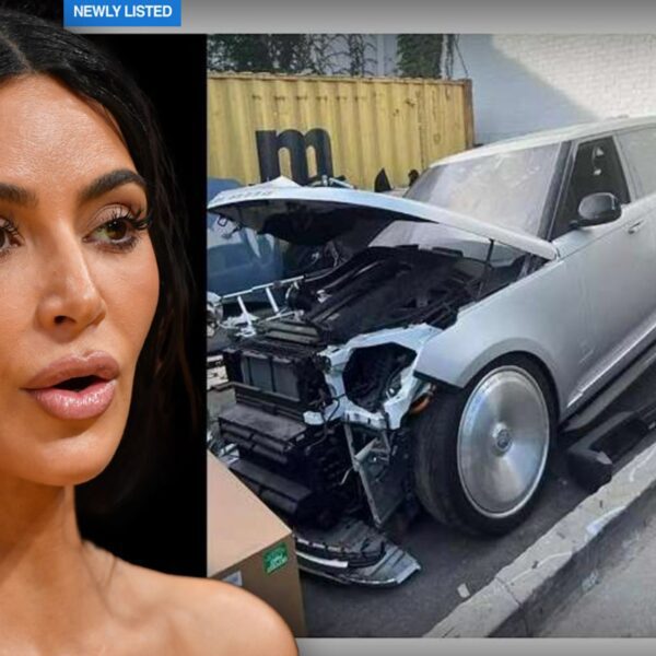 Kim Kardashian’s 2022 Vary Rover for Sale on Carfax, Seems to be…