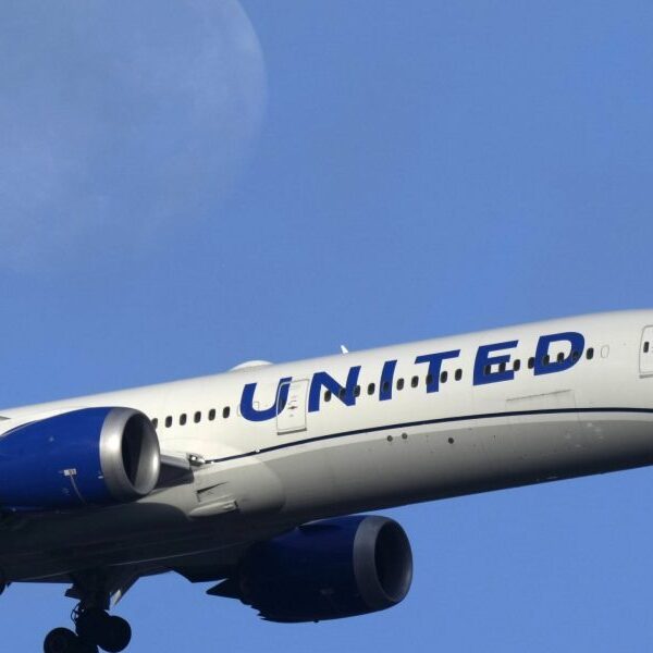 United AIrlines grounds Airbus flight after door situation alerted to pilots