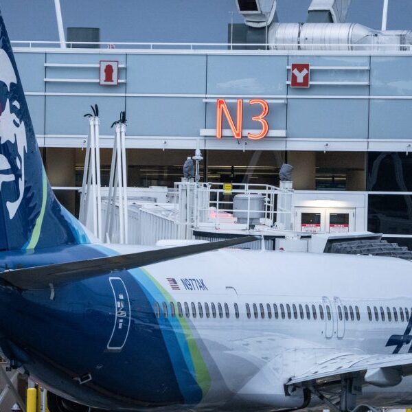 Alaska Airways passengers ‘terrified’ by 737 Max fuselage blowout