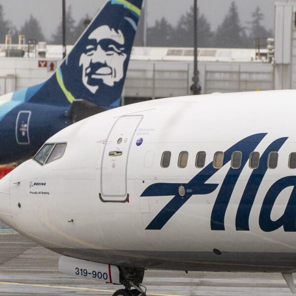Alaska hopes fare sale will lure again passengers