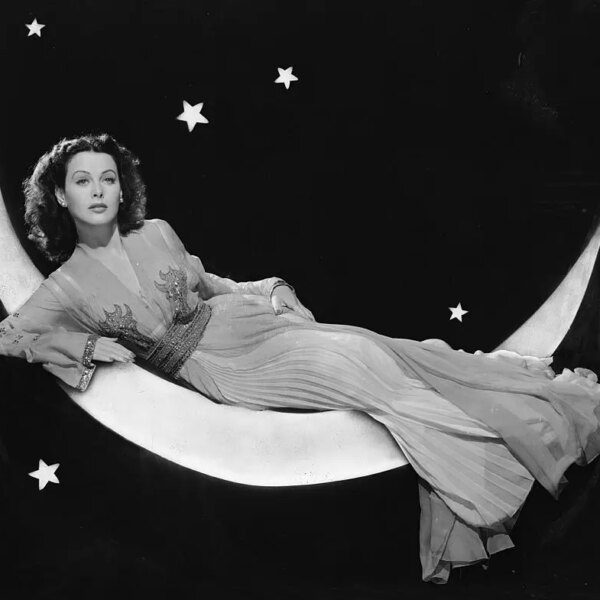 On today in historical past, January 19, 2000, Hedy Lamarr dies —…