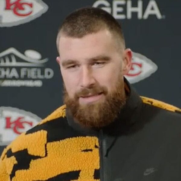 Travis Kelce Says He And Taylor Swift Speak About Blocking Out ‘Outdoors…