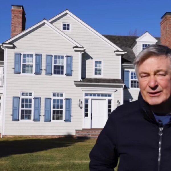 Alec Baldwin Cuts $10 Million Off Mansion’s Sale Worth as Authorized Troubles…