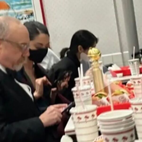 Paul Giamatti Dines At In-N-Out To Rejoice Golden Globes Win