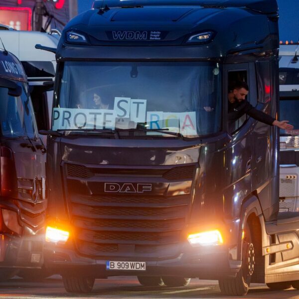 Romanian trucker convoy continues as negotiation makes an attempt fall by