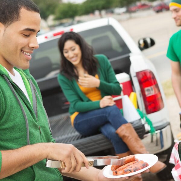 10 tailgating gadgets on your Tremendous Bowl Sunday