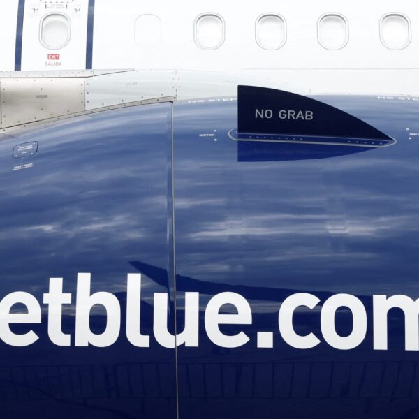 Carl Icahn will get two seats on JetBlue’s board. Right here’s how…