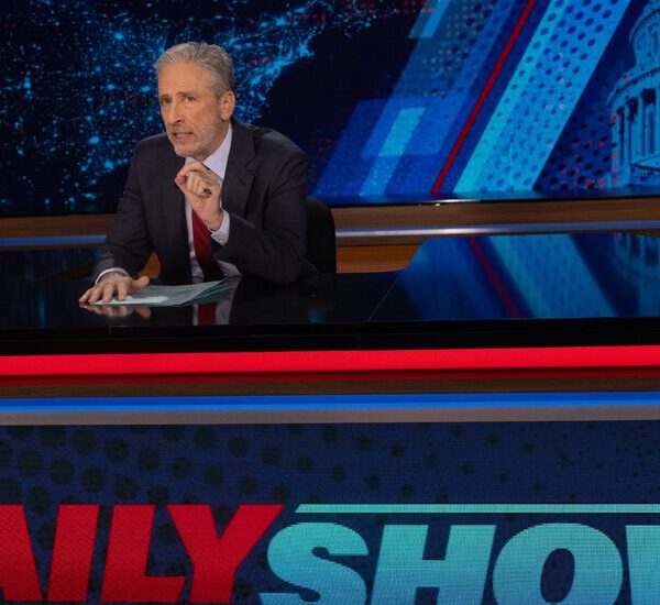 Jon Stewart Returns to Type on ‘The Daily Show’