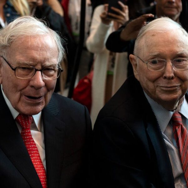 Warren Buffett calls out stock-market gamblers and honors the late Charlie Munger…