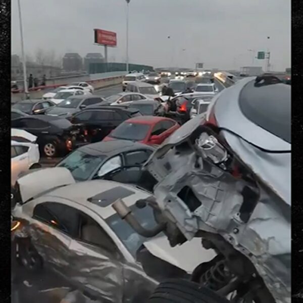 100-Automobile Pileup in China Attributable to Icy Roads, Everybody Nonetheless Alive