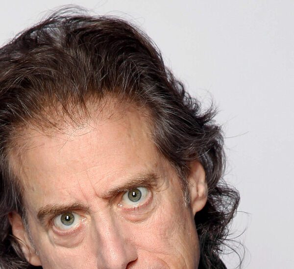 Richard Lewis, Comic and ‘Curb Your Enthusiasm’ Actor, Dies at 76