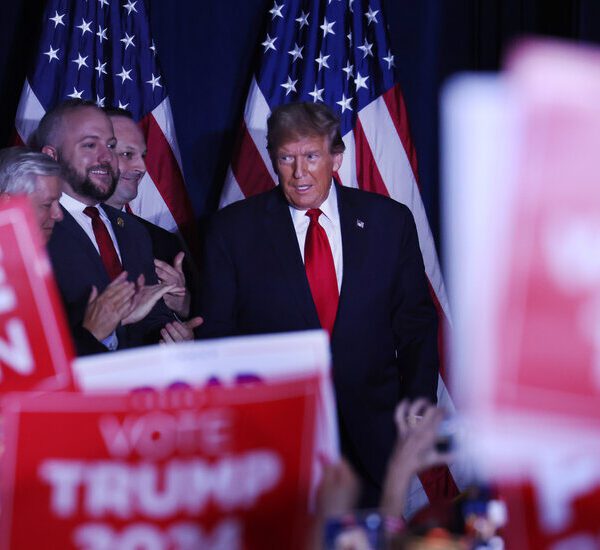 Choose Orders Trump Eliminated From Illinois Major Poll