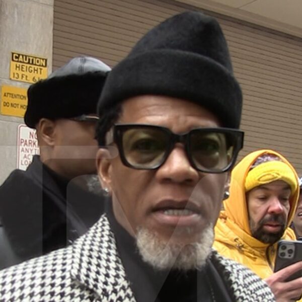 D.L. Hughley Stands by Mo’Nique Feedback, Not Seeking to Reconcile