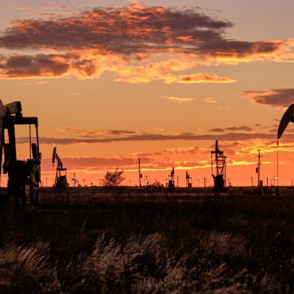 $250 billion of shale oil mergers rewrite Wall Road playbook