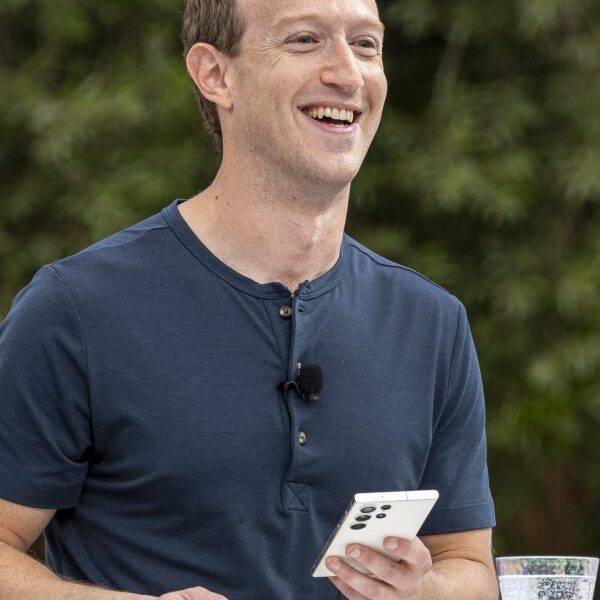 Mark Zuckerberg’s web value simply soared $28 billion in at some point…