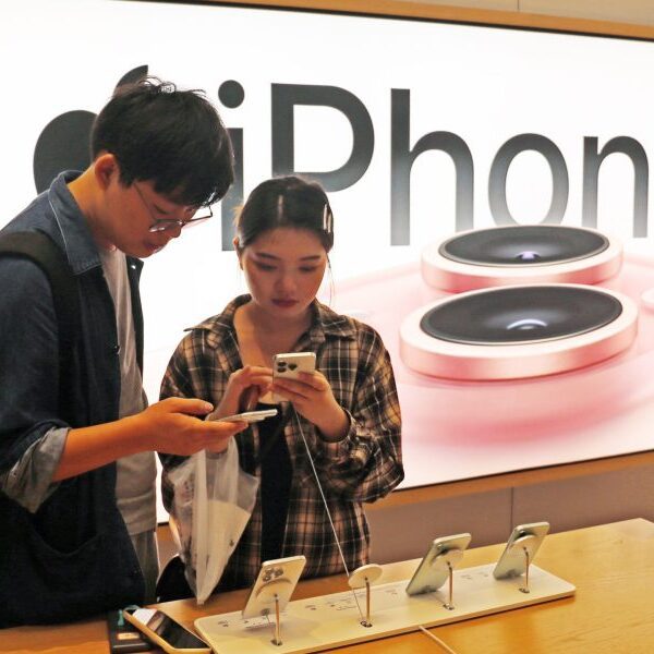 Apple loses $84B in worth after weak China gross sales, income warning