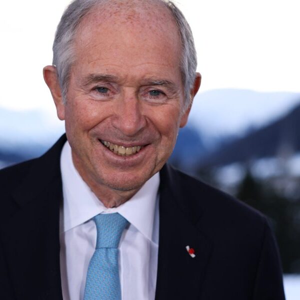 How a lot does the CEO of Blackstone make? Steven Schwarzman
