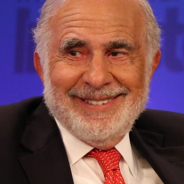 After taking a ten% stake in JetBlue, activist Carl Icahn scored a…