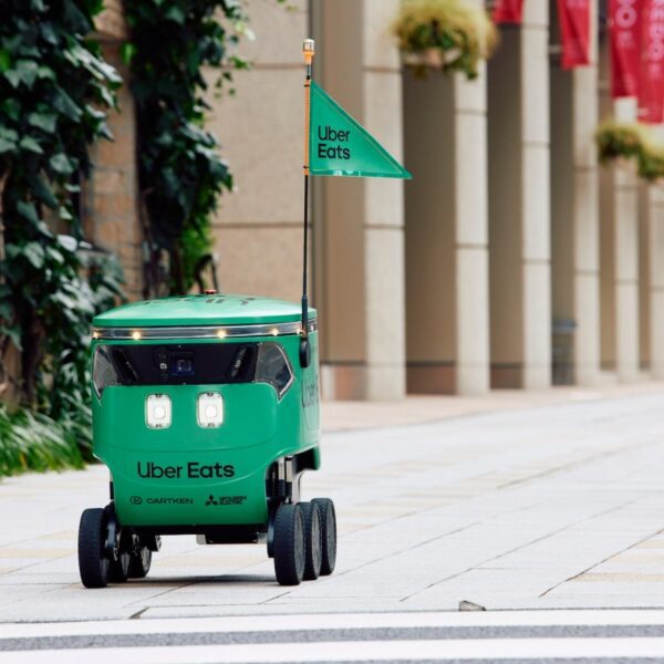Uber Eats is launching a supply service with Cartken’s sidewalk robots in…